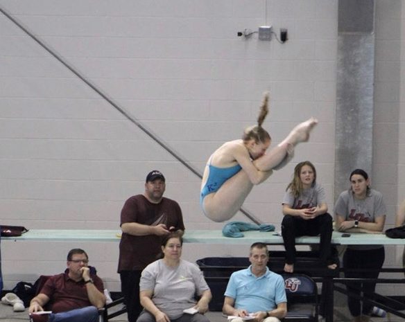 Reigning state champion diver Francella and freshman Pearson place at states