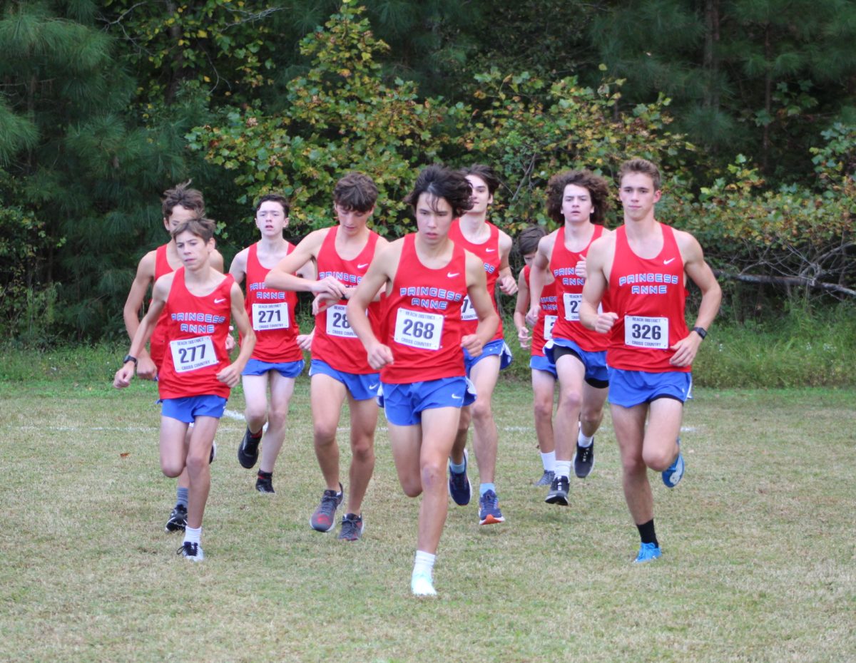 The boys team beginning their race at Kellam High School.